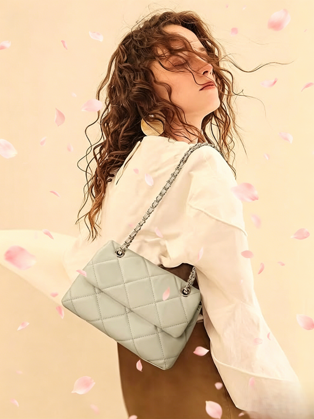 Quilted Crossbody Purses for Women Small Ladies Shoulder Bags with Chain Trendy Clutch Purse Cute Designer Bag